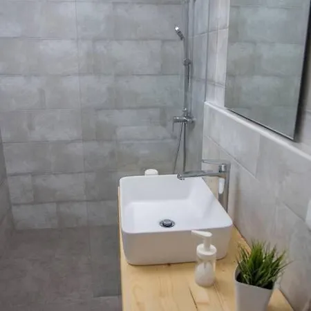 Cozy Overlooking Downtown Апартаменты Макарска