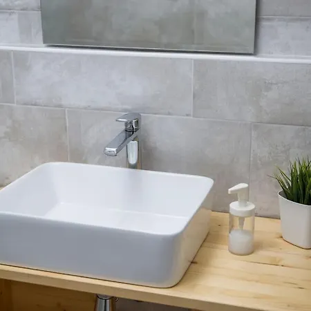 Апартаменты Cozy Overlooking Downtown