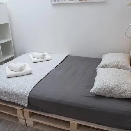 Cozy Overlooking Downtown * Макарска