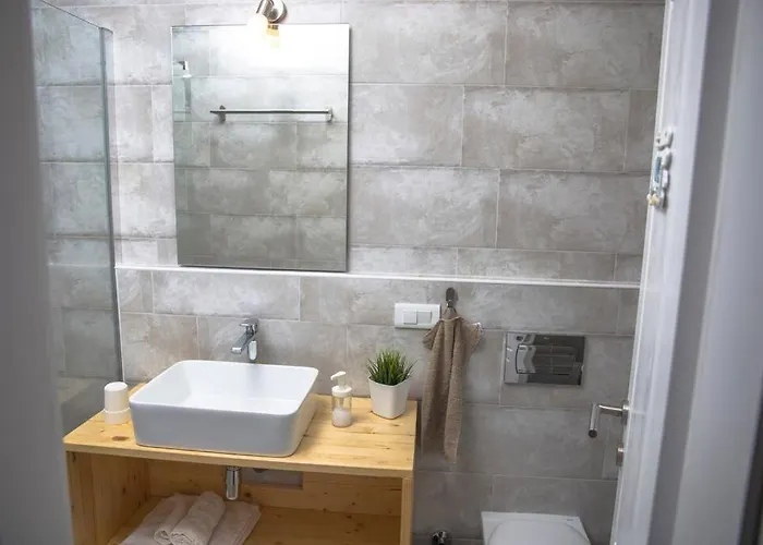 Cozy Overlooking Downtown Appartement