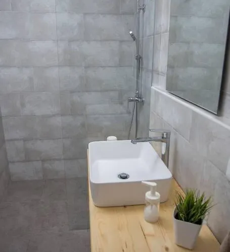 Cozy Overlooking Downtown Appartement Makarska