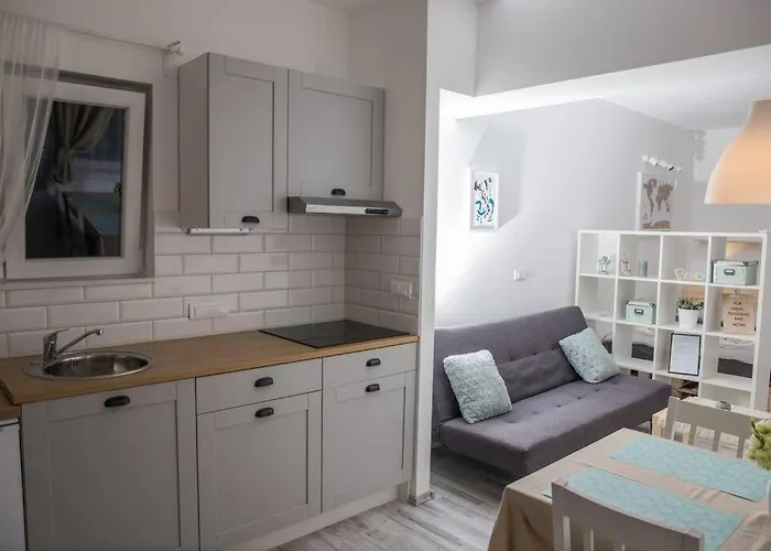 Apartment Cozy Overlooking Downtown Makarska
